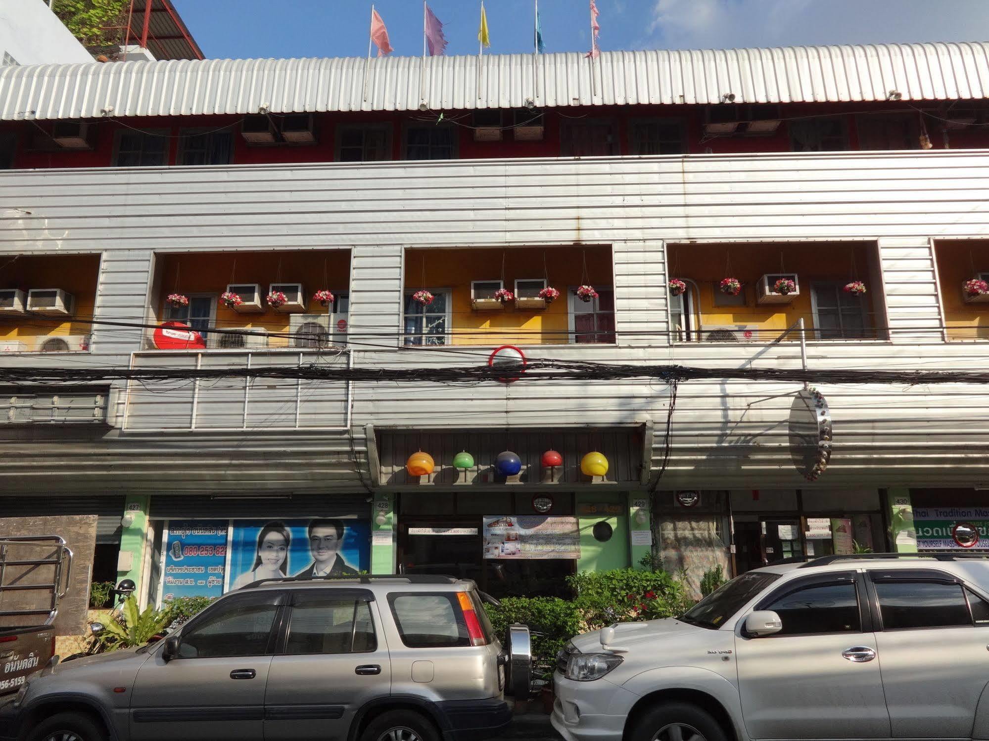 Oyo 568 Art Hotel Hua Lamphong بانكوك المظهر الخارجي الصورة